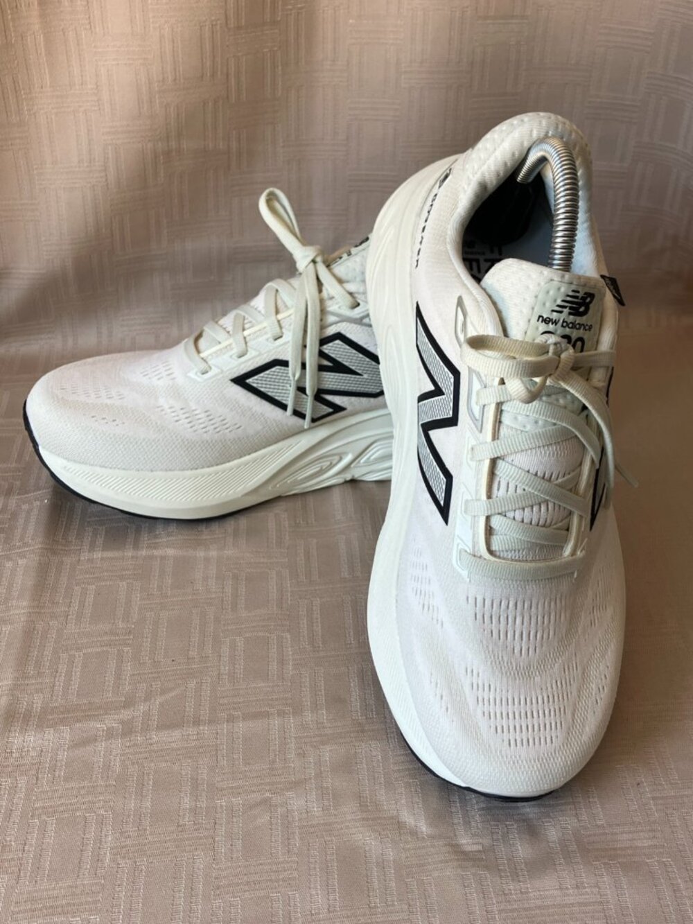 New Balance Women's Sz 10W / Men's 8.5M 880v15 Fresh Foam X Cream Black Sneakers